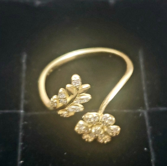 18K Solid Yellow Gold Flower Open Ring - Picture 6 of 10